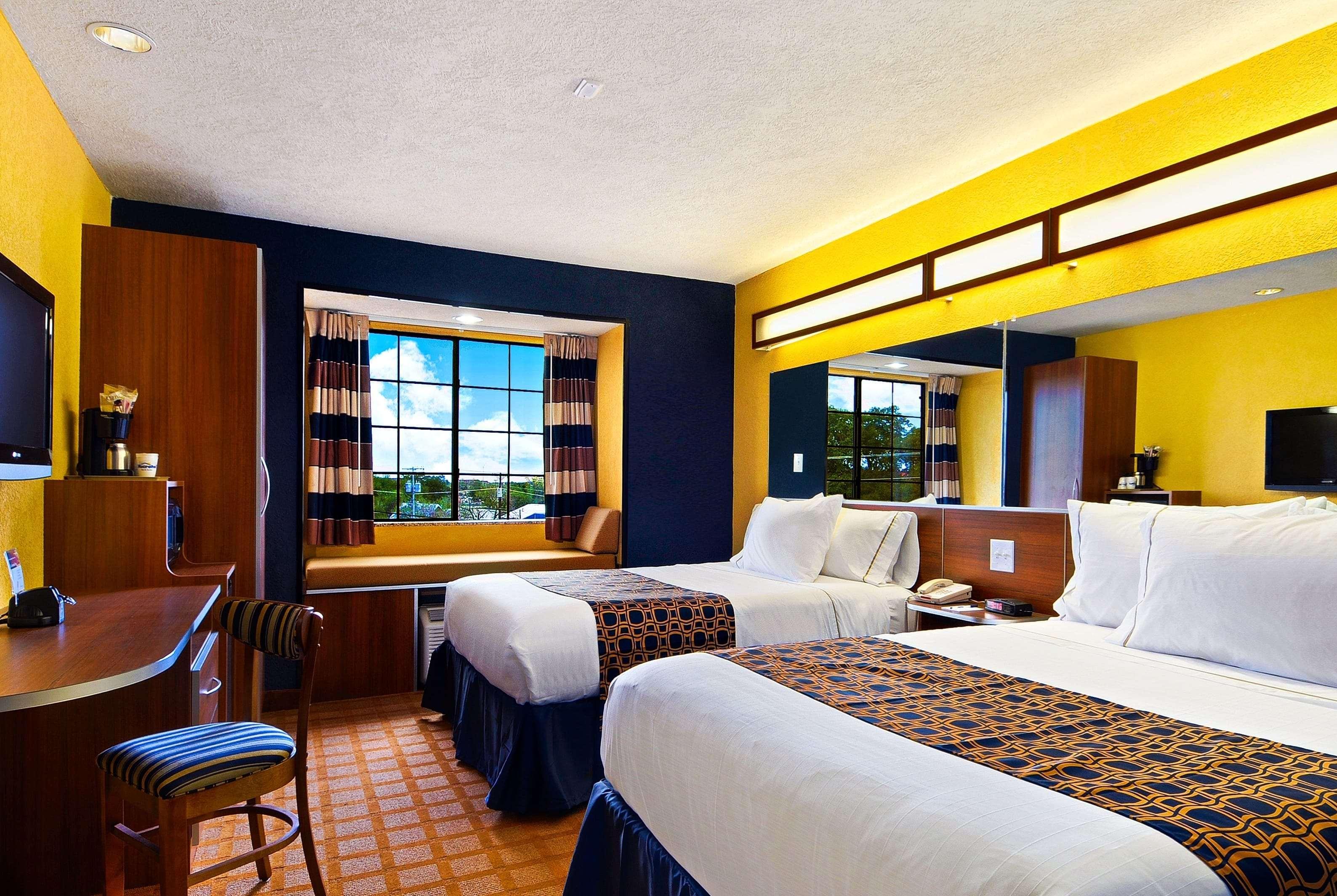 Microtel Inn & Suites By Wyndham New Braunfels I-35 Exterior foto